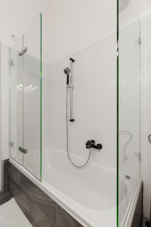 Standard Apartment By Hi5-Relax With Style Studio Budapeste Exterior foto